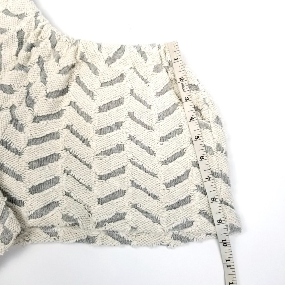 KOCH | Textured Knit Herringbone Shorts White Grey - Picture 12 of 12